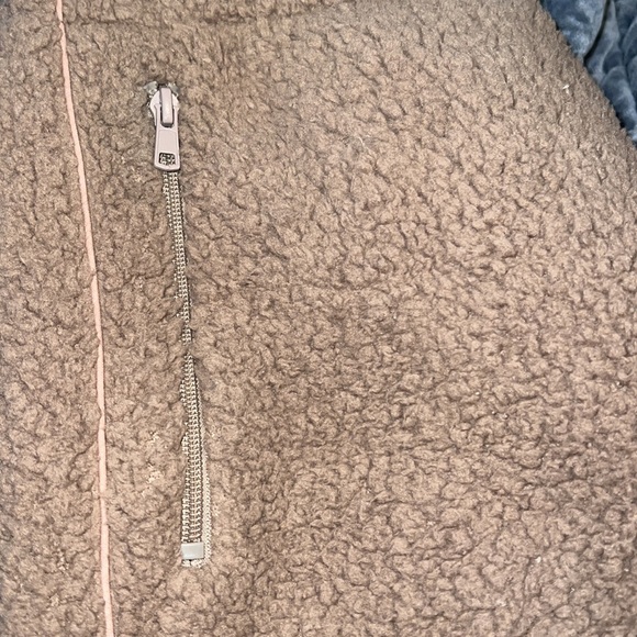 SKIMS teddy Sherpa jogger pants in desert S - Picture 4 of 5